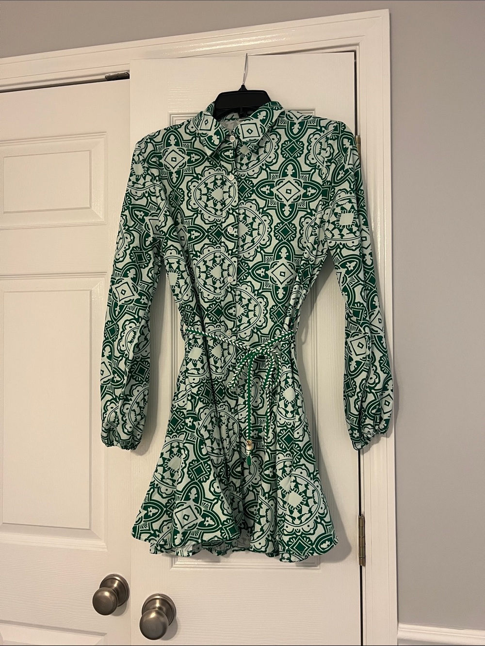 SHEIN Green and White Long Sleeve Tie-Waist Shirt Dress